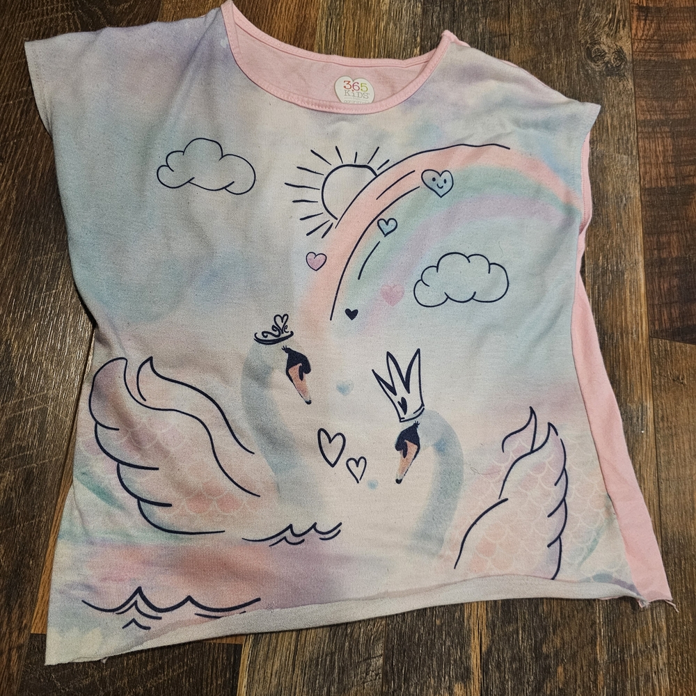 Universal Thread Kids Swan Graphic Tee - Pink and Blue